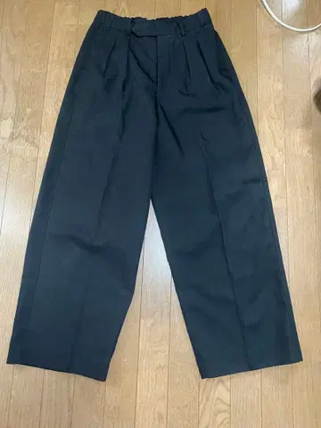 HIGH TWISTED GABA WIDE TUCK SLAC 슬랙스