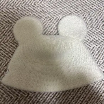 미키 귀 달린 화이트 니트 모자
