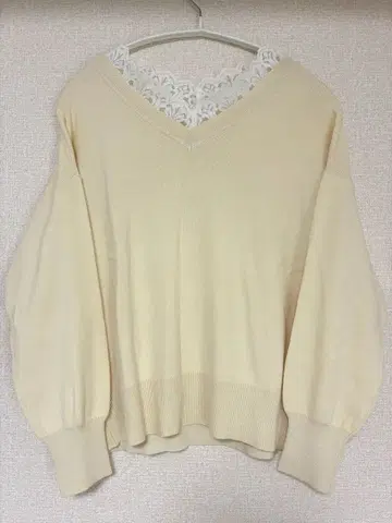 techichi 레이스 V넥 니트 테치치 아이보리 화이트 흰색