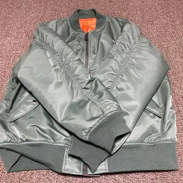 GU MA-1 스타일 그린 자켓