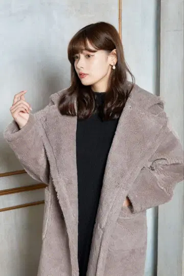herlipto Fleur Shearling Boa Coat M