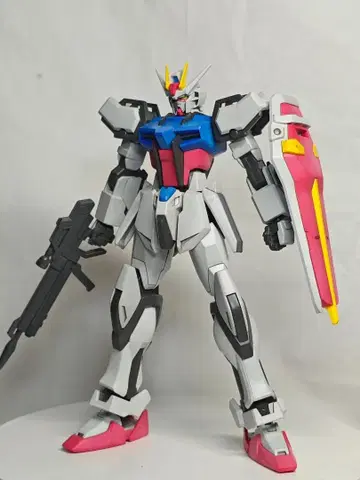 엔트리 그레이드 스트라이크 건담 도색 완료 완성품