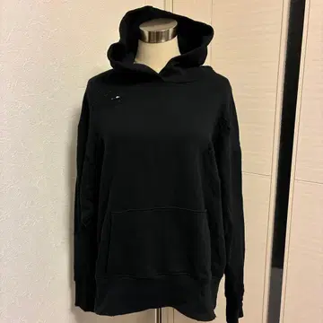 저널 스탠다드 데미지 가공 후드 부착 블랙 풀오버