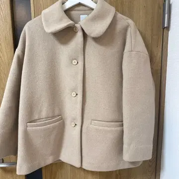 휴일과 시 마블 숏코트