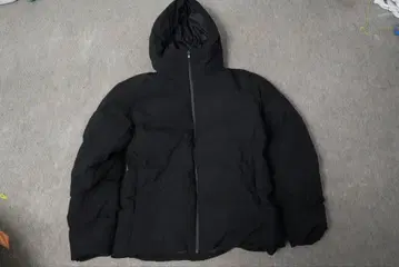유니클로 다운 자켓 블랙 XL