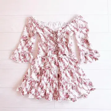 LIZLISA 핑크 꽃무늬 오프숄더 상의 갸루