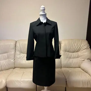 블랙 정장 세트 (자켓 스커트)