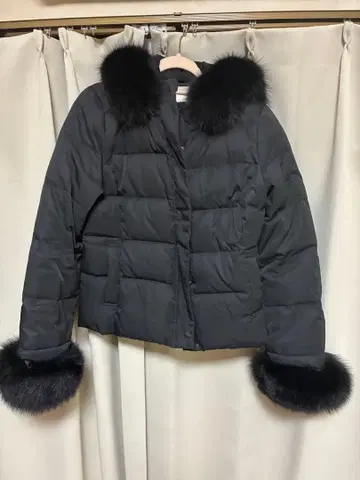 앙데팡당 퍼 트리밍 블랙 숏 다운 자켓