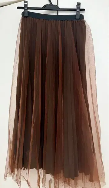 브라운 튤 플리츠 스커트