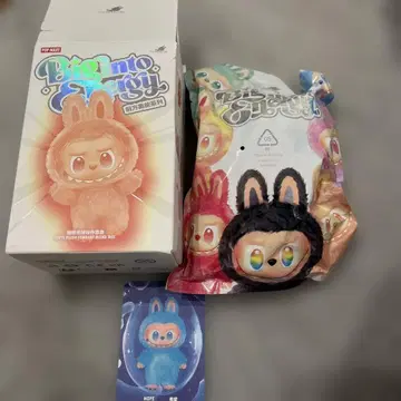 정품 미개봉 POP MART THE MONSTERS 러브브