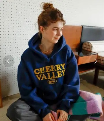 Birthday room 후드 부착 후드티 네이비