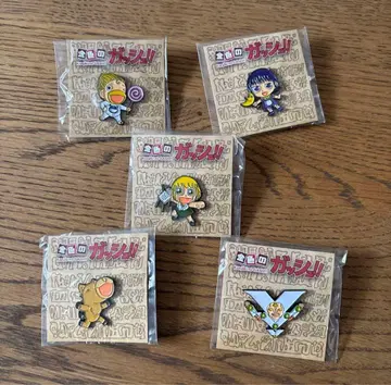 골드 컬러의 갓슈!! 핀 배지 세트