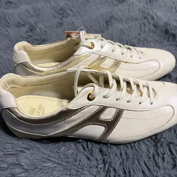 새상품 미사용 호킨스 스니커즈 화이트 골드 8 25cm