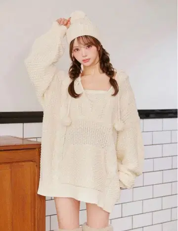 다리치 케이블 DD 로고 V넥 니트 후디