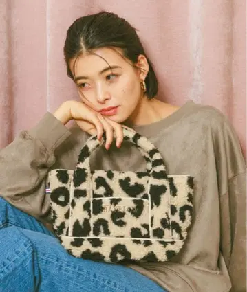 새상품 BAYFLOW 베이플로우 레오파드 로고 토트 S 라이트 베이지