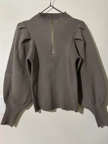 페넬 FENNEL 미들 게이지 하프 지퍼 니트 풀오버 2024