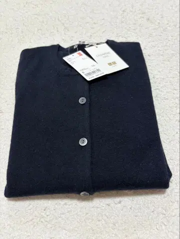 미사용 새상품 택 포함 UNIQLO 캐시미어 100% 가디건 네이비 S