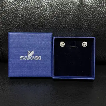 [ 새상품급 ] Swarovski 크리스탈 스터드 귀걸이