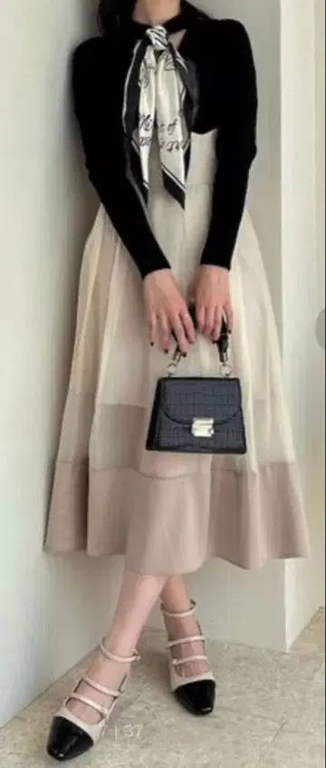 dazzlin 시어 스커트