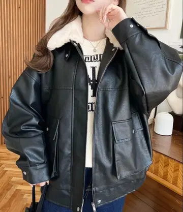 moment+ 티펫 인조 가죽 블루종