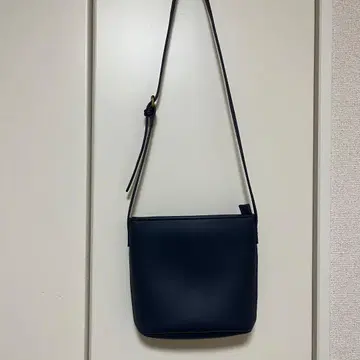 Brandy Melville Japan 네이비 숄더백