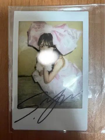 사쿠라이 유이 친필 사인 폴라로이드