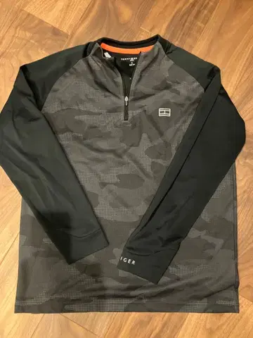 Tommy Hilfiger 카모플라쥬 하프 지퍼 LL