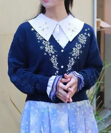 미사용 새상품 axes femme 금목서 자수 니트 가디건 플라워