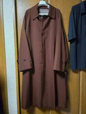 unfil 브라운 스텐카라 코트