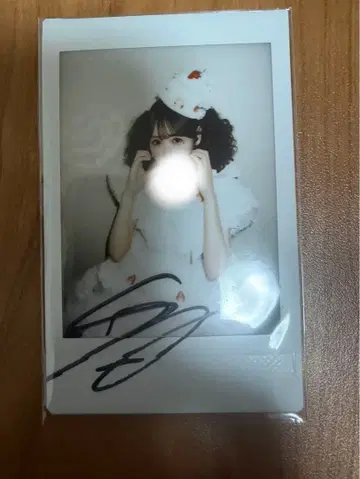 사쿠라이 유이 친필 사인 폴라로이드