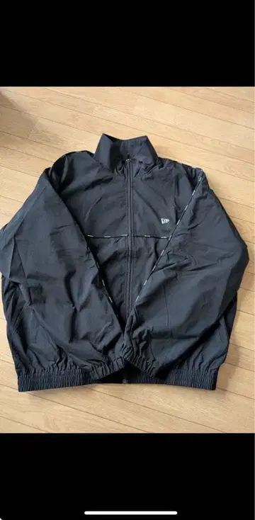 NEW ERA 블랙 나일론 자켓