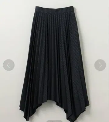 새상품급 MARWUNITEDARROWS 스트라이프 비대칭 플리츠 스커트