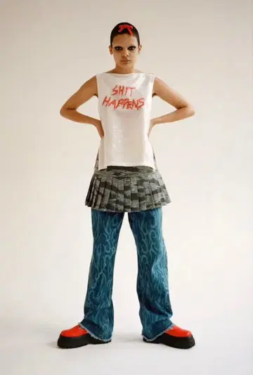 ASHLEY WILLIAMS 카모 플리츠 마이크로 스커트