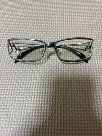 메탈 프레임 사각 안경 케이스 포함