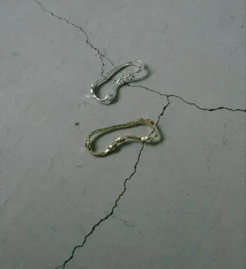 SYKIA Rainy Day Branches Earcuff