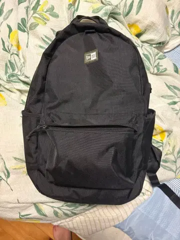 NEW ERA 블랙 백팩