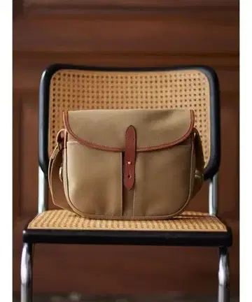 베이지 캔버스 숄더백