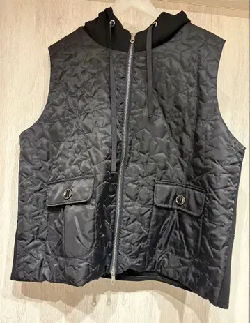 블랙 퀼팅 다운 베스트 후드 부착
