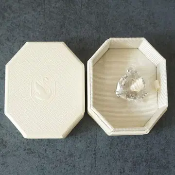 스와로브스키 Mesmera 귀찌