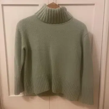 Sure feel 실크 혼방 터틀넥 스웨터 민트 그린