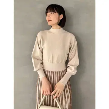 러그나문 라메 니트 원피스 베이지