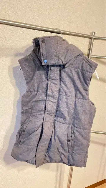 그레이 후드 부착 다운 베스트