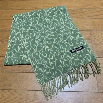 ANNE KLEIN 잎 무늬 머플러