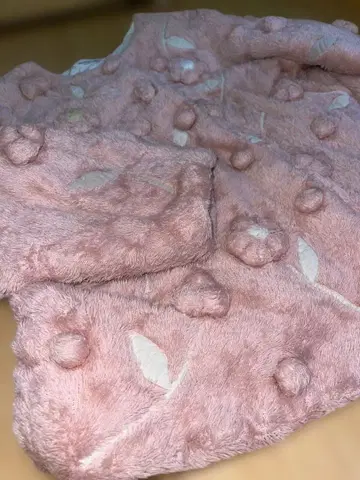 사에라, 포테치노의 핑크 플리스 룸웨어