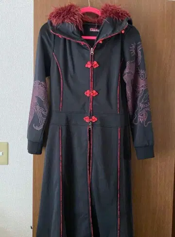 Qutie Frash 퍼 달린 차이나풍 후드 코트