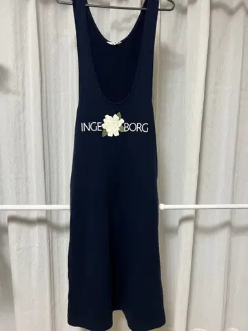 INGEBORG 네이비 원피스 플라워