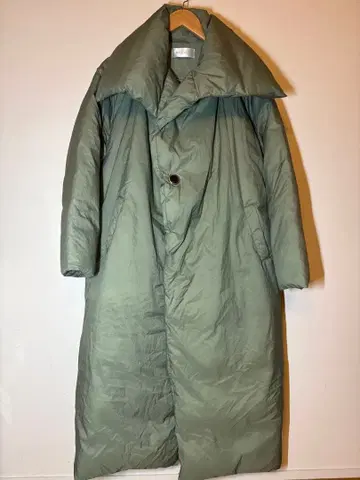 DoCLASSE 그린 롱 다운 코트