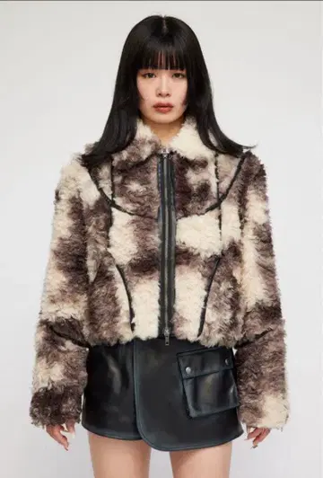 LAGUA GEM RAMDOM LINE 보아 자켓