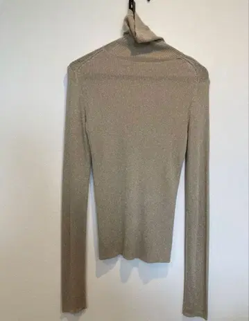 스픽 앤 스팬 라메 리브 니트 터틀 베이지