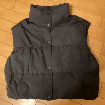 UNIQLO C 크롭 다운 베스트 M